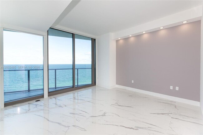 Building Photo - 15701 Collins Ave