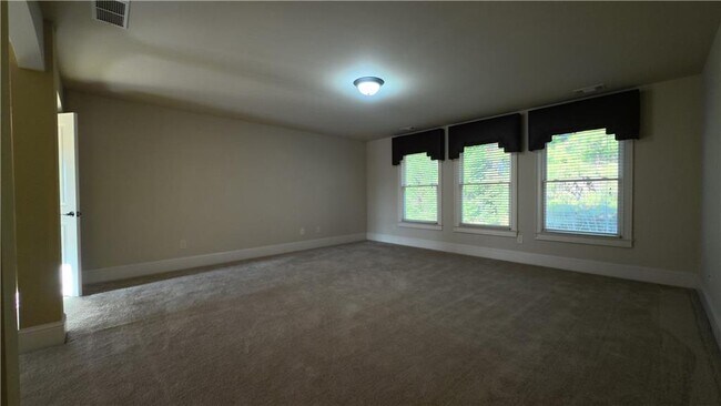 Building Photo - 3361 Lake McGinnis Dr