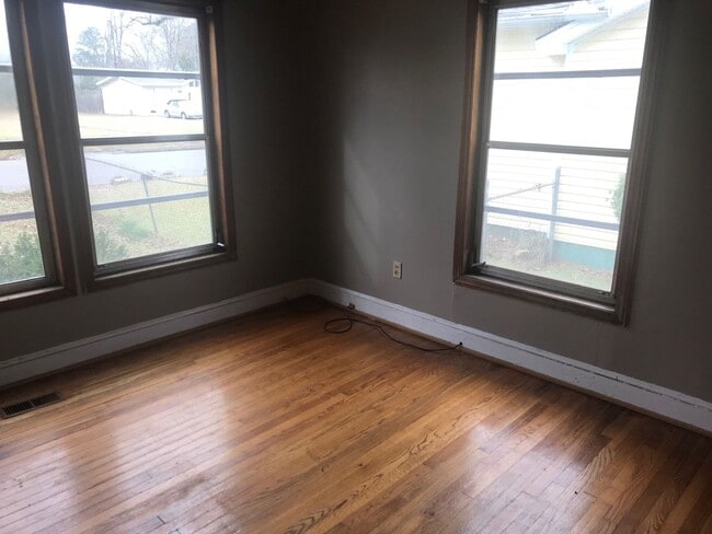 Building Photo - 1310 Stroud Ave