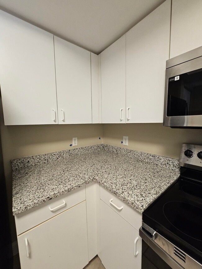 Building Photo - 4187 N Haverhill Rd