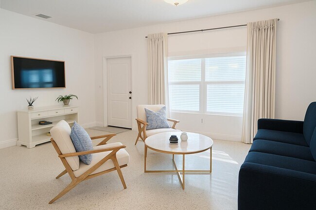 Building Photo - 513 E Whitney Dr