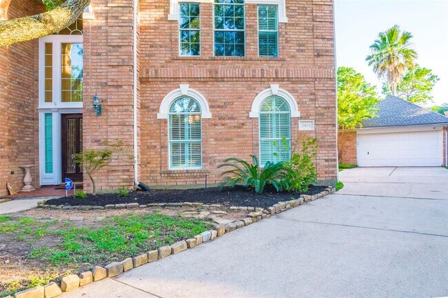 Building Photo - 5803 Song Ridge Ct