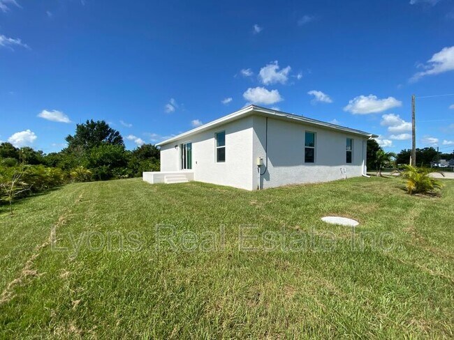 Building Photo - 126 Smallwood Rd