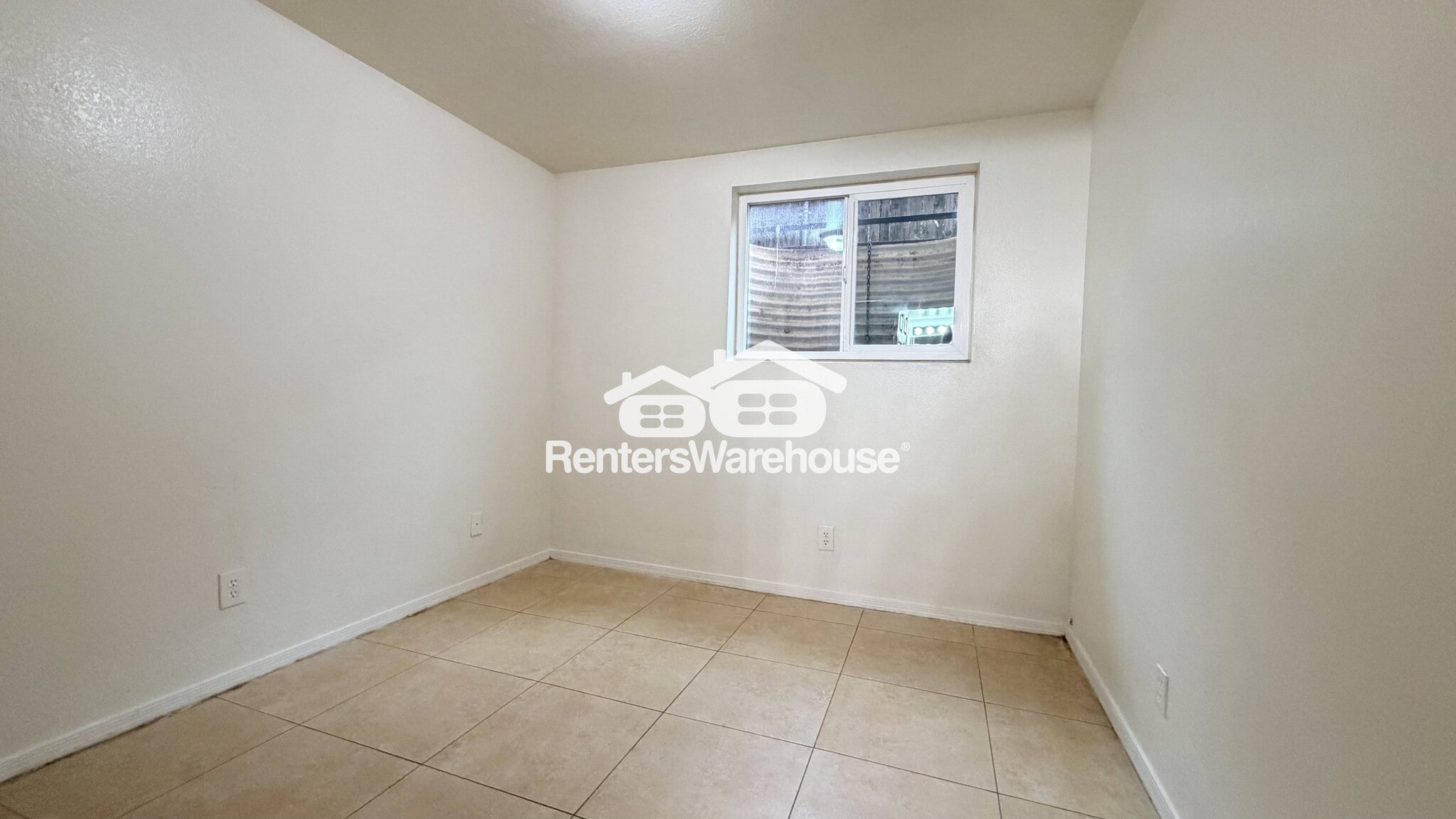 Building Photo - 325 S Pioneer