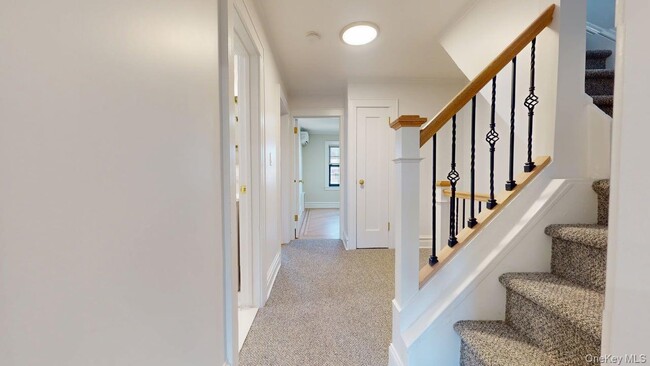 Building Photo - 88-37 62nd Dr