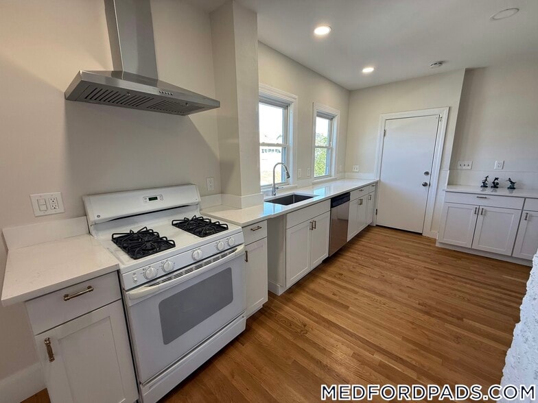 Building Photo - 12 Eliot St