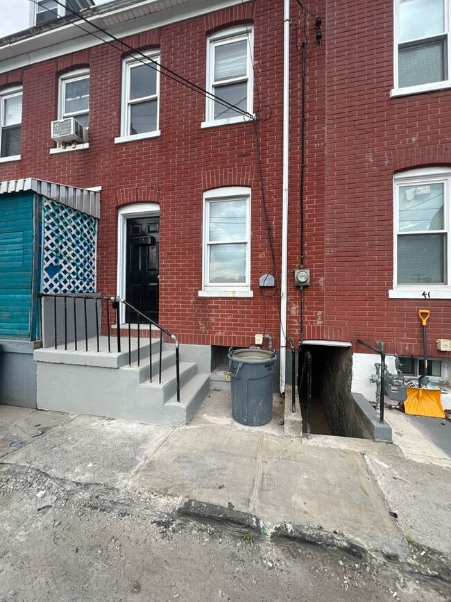 Primary Photo - Beautifully remodeled 3 bedroom rental in Easton