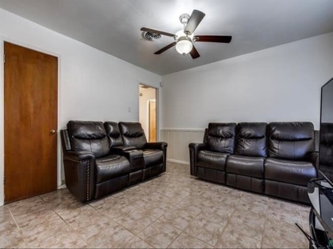 Building Photo - 7120 Sorenson Cir