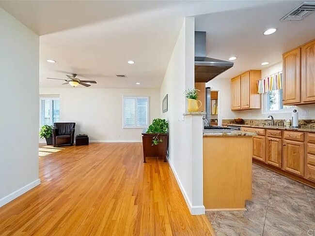 Building Photo - 7533 El Cortez Cir