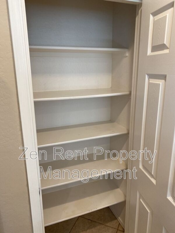 Building Photo - 2541 W Canyon Way