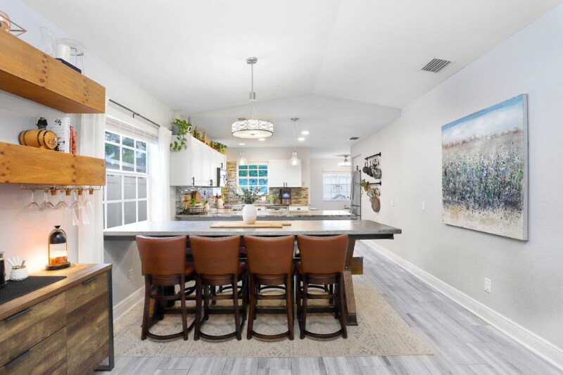 Building Photo - 3122 W Grace St