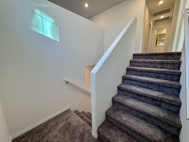 Building Photo - BRAND NEW 3 bedroom Willow Springs home av...