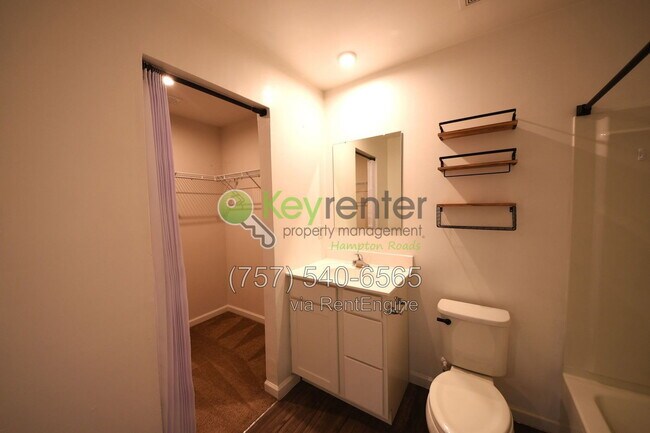 Building Photo - 49 Manilla Cir