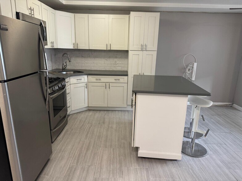 Building Photo - 173 Beach 96th St