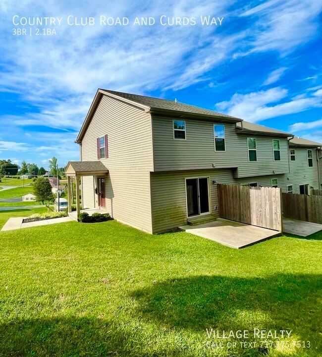 Building Photo - 703 Country Club Rd