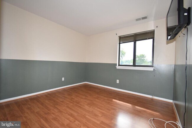 Building Photo - 6017 Majors Ln