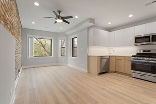 Building Photo - 1558 W Juneway Ter
