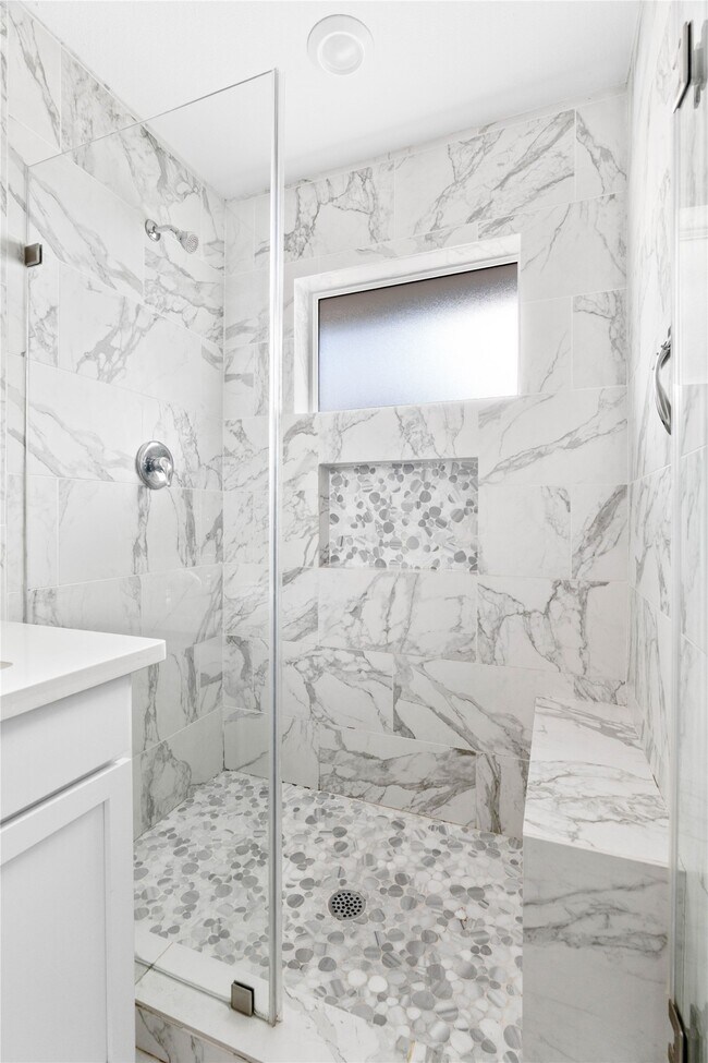 Building Photo - 5515 Warm Springs Rd