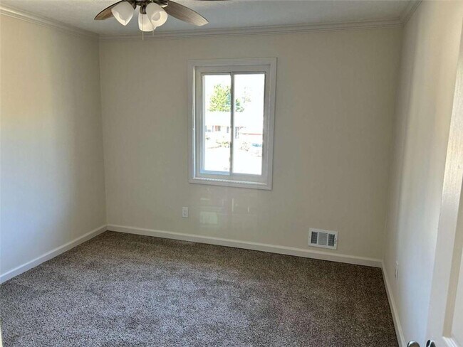 Building Photo - 4642 Elmherst Dr