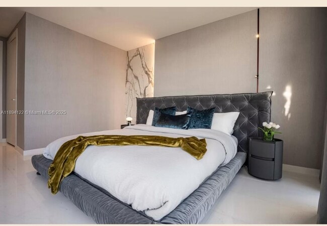 Building Photo - 300 Biscayne Blvd Way