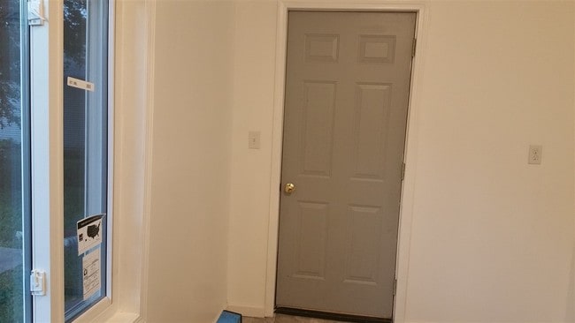 Building Photo - 932 Emerald St