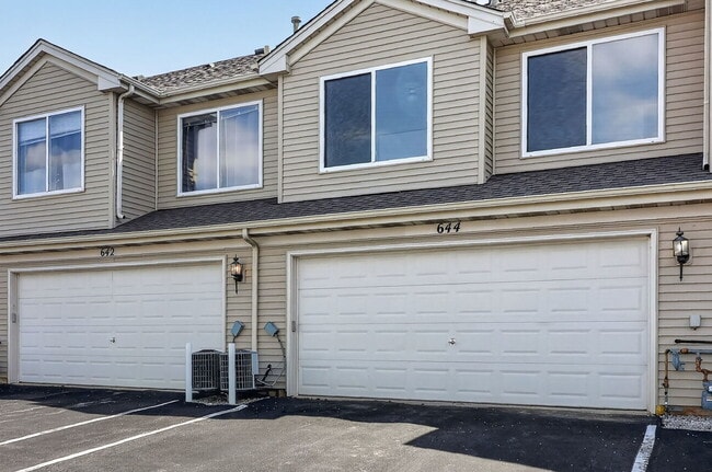 Building Photo - 644 Lincoln Station Dr