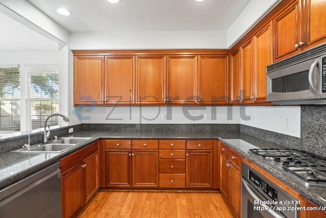 Building Photo - 812 Joree Ln