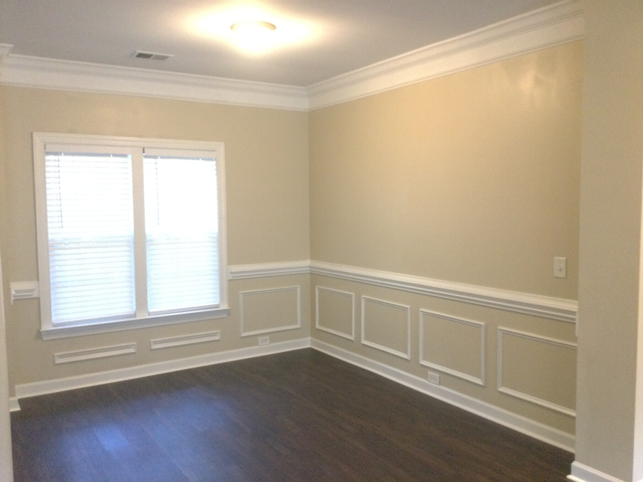 Building Photo - 8669 Hickory Creek Ln