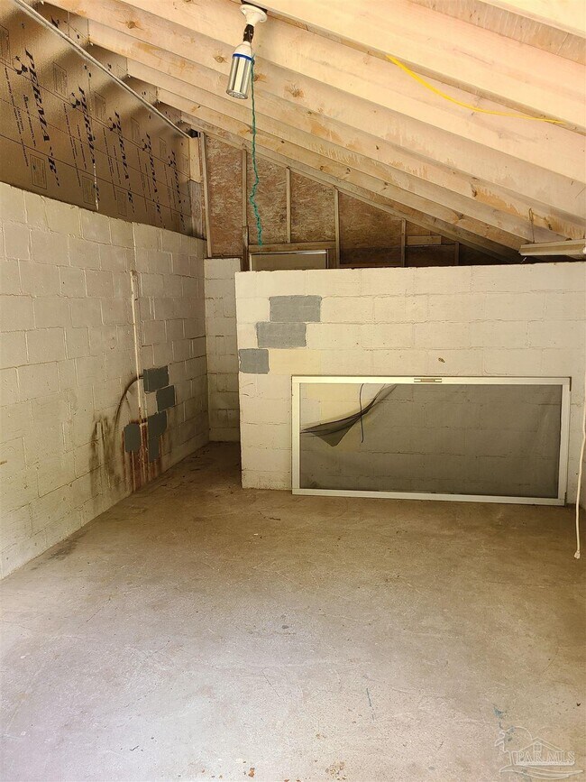 Building Photo - 6970 Klondike Rd