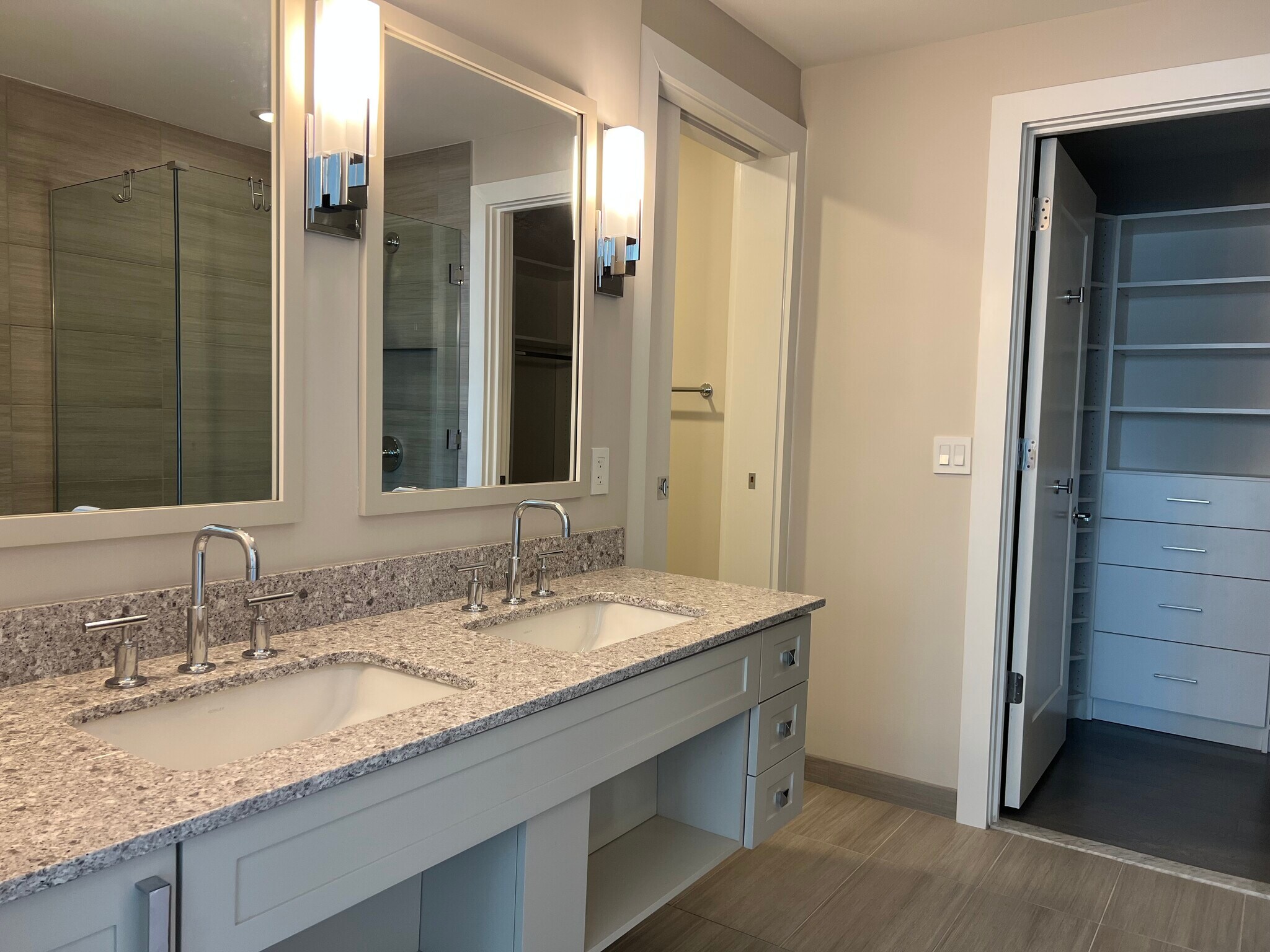 Primary Bathroom - 4960 Fairmont Ave
