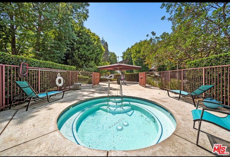 Building Photo - 5882 Bowcroft St