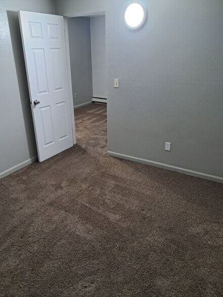 Building Photo - 1931 Clinton St