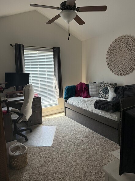 Building Photo - 5767 Dunridge Dr