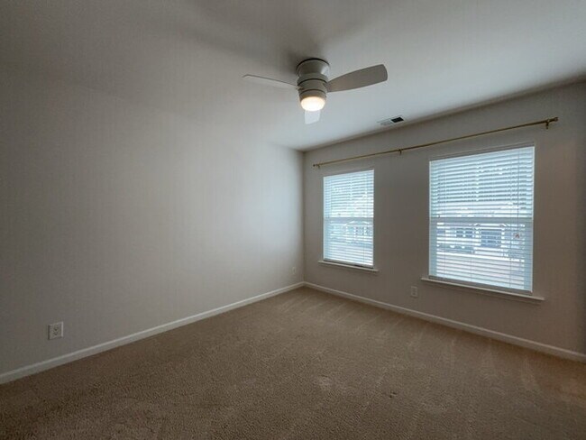 Building Photo - 292 Calm Water Way