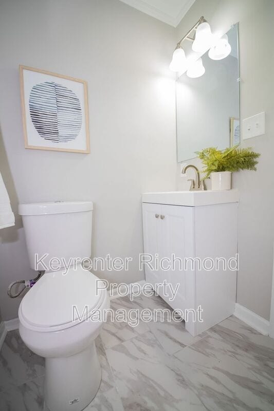 Building Photo - 1001 Colonial Ave