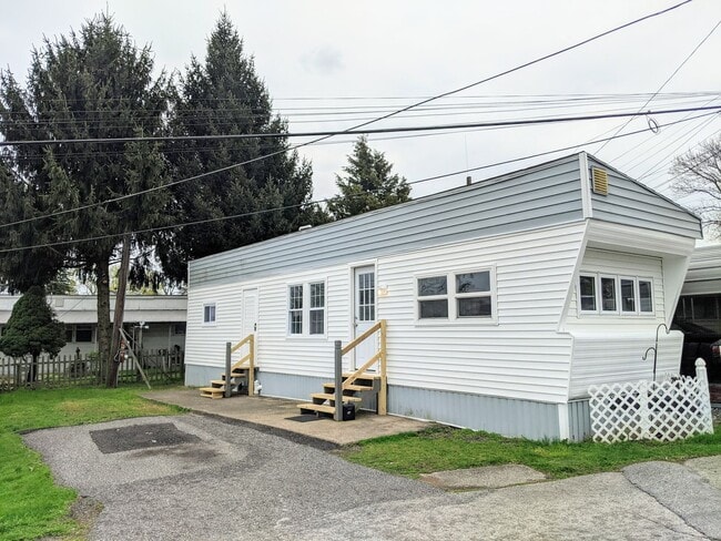 Building Photo - One bed mobile home- Aston, PA