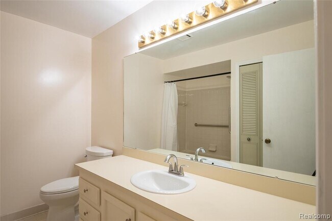 Building Photo - 276 Meadow Bridge Dr