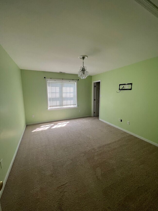 Building Photo - 11837 Club Ridge Dr