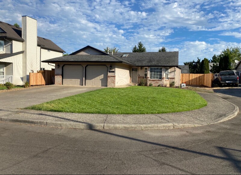 Primary Photo - 12612 NE 45th Cir