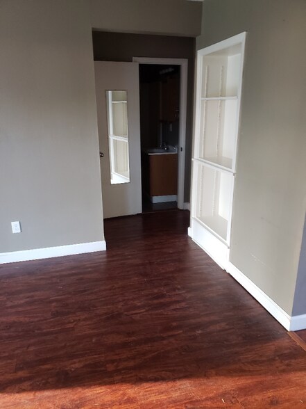 Building Photo - 1323 Carbaugh Ave