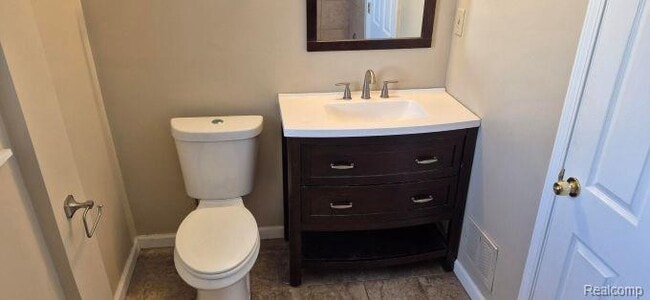 Building Photo - 830 Knowles St