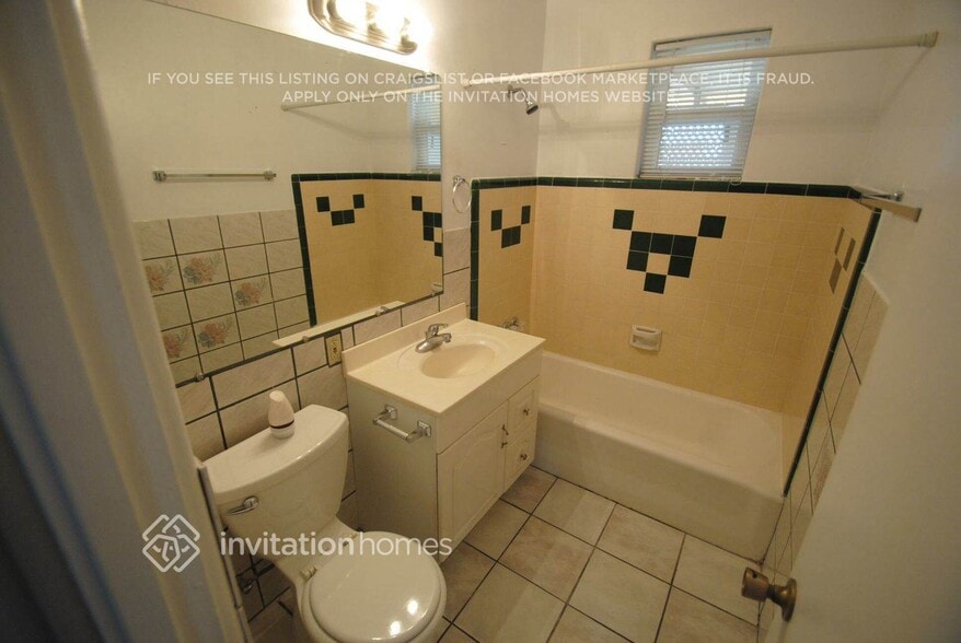 Building Photo - 1465 E Jarvis Ave