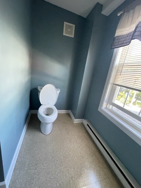 Toilet - 524 E Main St