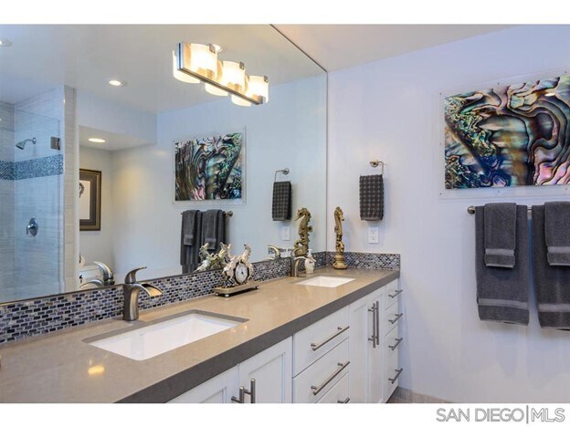 Building Photo - 28 Antigua Ct