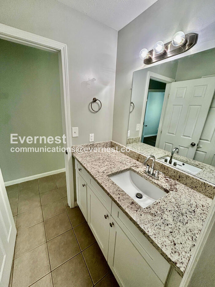 Building Photo - 5049 Donnell Way