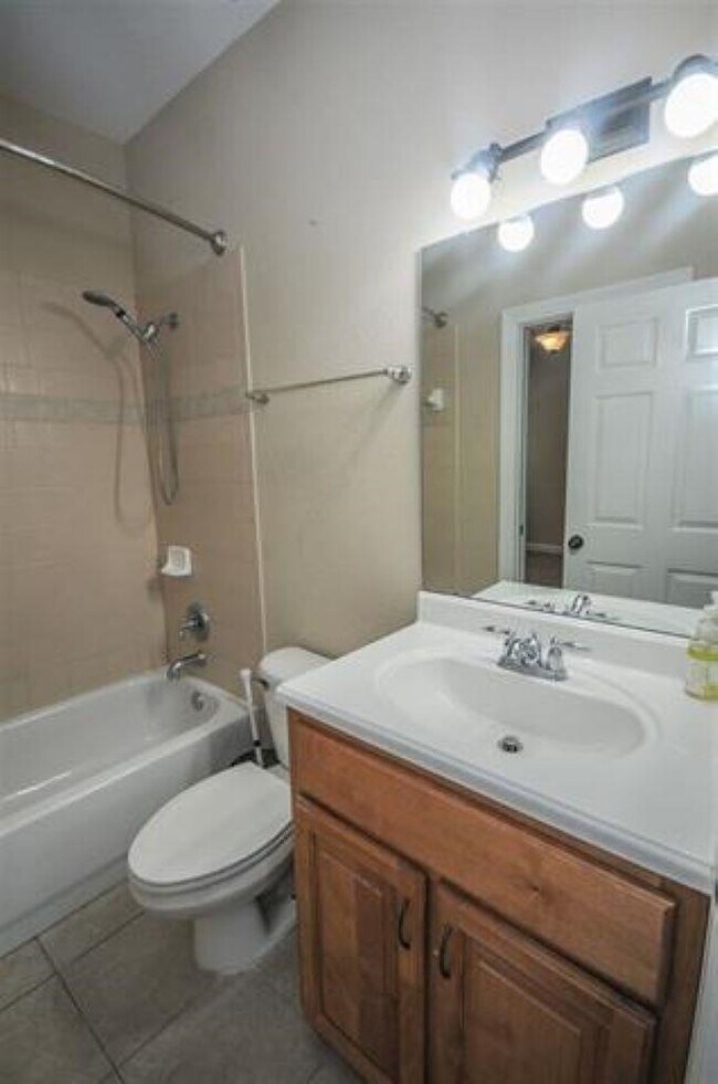 Building Photo - 1918 Honolulu Ln