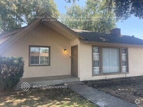 Building Photo - 6990 Malibu Dr