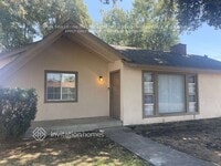 Building Photo - 6990 Malibu Dr