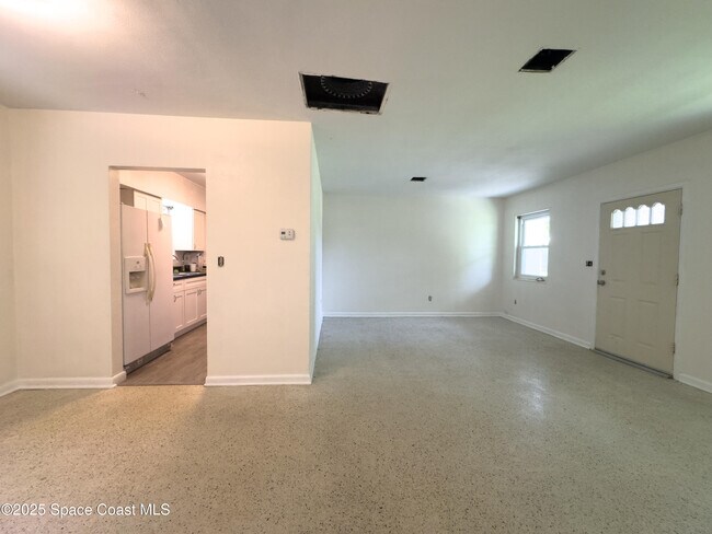 Building Photo - 728 Lund Ct