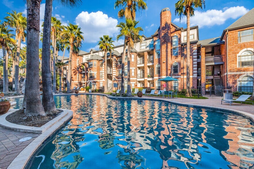 Phoenician 2345 Bering Dr Houston TX 77057 Apartment Finder